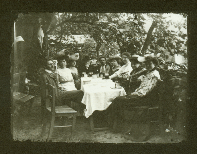 Josef Vchal ve spolenosti s Jakubem Arbesem, 1905, archiv M. ejn