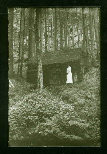 U pramene, z vletu s Mou a Sigismundem Boukou, 1916, foto J. Vchal, archiv M. ejn